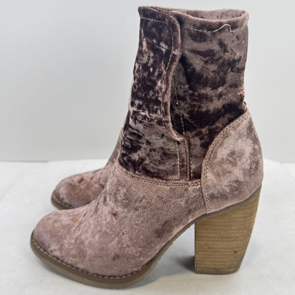 Sbicca Womens Size 7 Ankle Booties Pink Crushed Velvet Foldover Block Heels - Picture 6 of 16